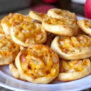 cheddar apple pinwheels