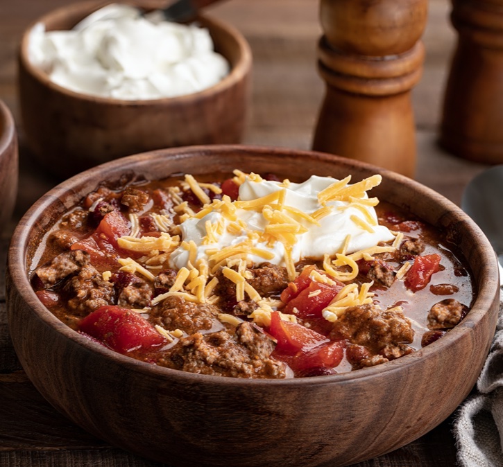 Quick and easy keto chili recipe! My favorite way to eat ground beef. If you're looking for simple and cheap low carb meals to make, you can't go wrong with chili!