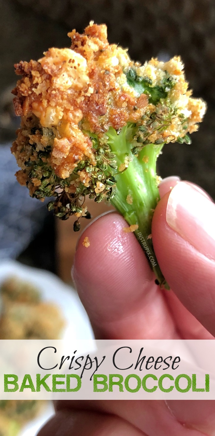 Crispy Cheese Baked Broccoli - This healthy broccoli side dish goes well with everything! The broccoli is roasted with bread crumbs and cheese, and so tasty it can be served as a snack or appetizer. Kids love it! Super quick and easy, too. #instrupix #broccoli #sidedish #appetizer #cheese #healthy