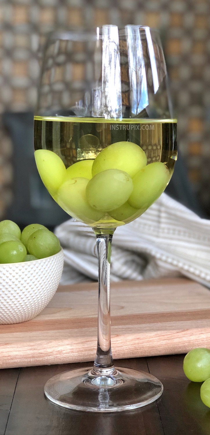 Wine Hacks: 8 Ways You Didn't Know You Could Drink Wine- to make it better, colder or more flavorful. Simple tips and tricks including wine cubes, spritzers, frozen fruit, cocktails, drink recipes and more! #instrupix #lifehacks #wine #drinkrecipes #mindblown