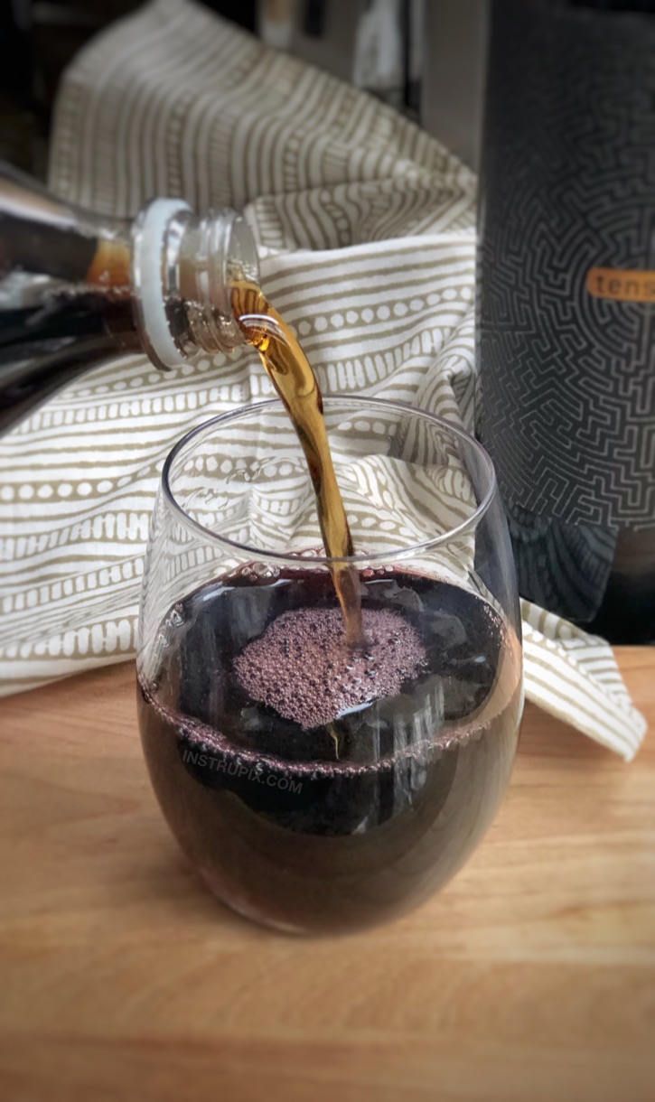 Wine Hacks: 8 Ways You Didn't Know You Could Drink Wine- to make it better, colder or more flavorful. Simple tips and tricks including wine cubes, spritzers, frozen fruit, cocktails, drink recipes and more! Red wine and cola. #instrupix #lifehacks #wine #drinkrecipes #mindblown