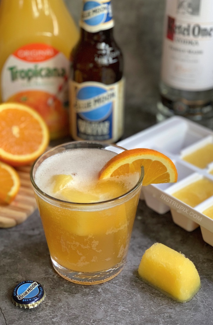 Screwdriver Cubes and Blue Moon (Plus 5 more fun ideas!) -- An easy alcoholic drink recipe idea for summer! Pool party, anyone? #instrupix #drinkrecipes