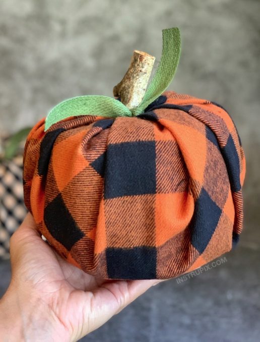 DIY Fall Decor Idea Toilet Paper Pumpkins (Cheap & Easy!)