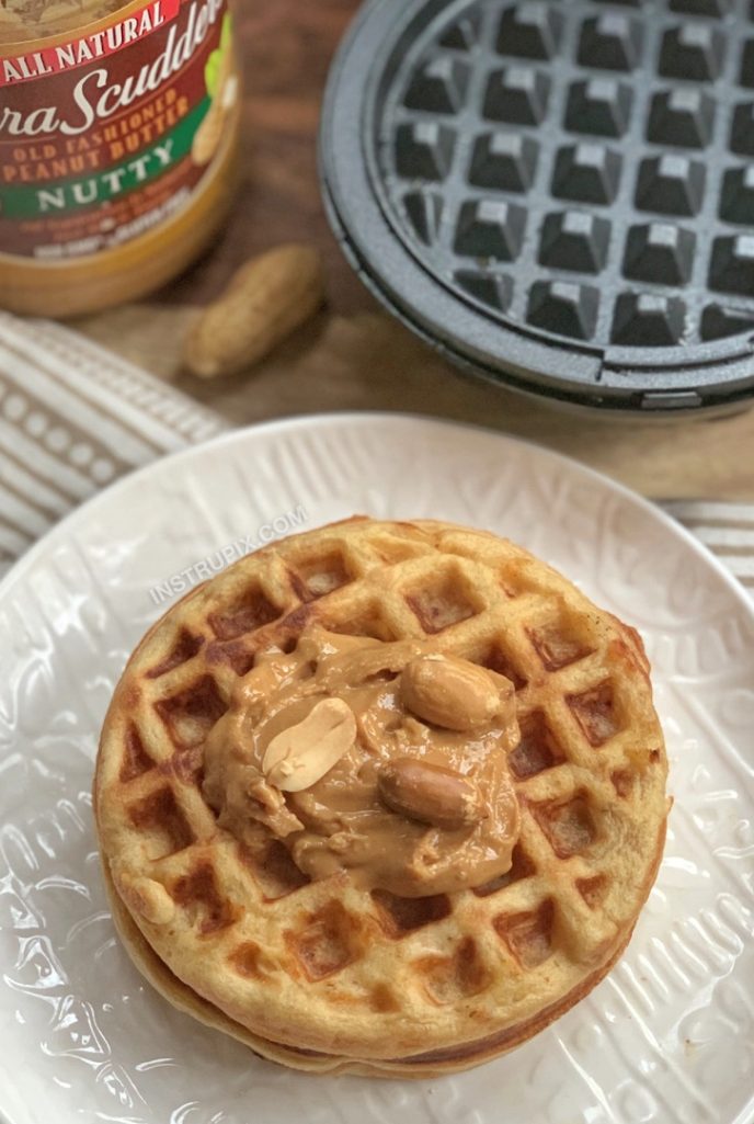 Ahhmaazing for breakfast!! Easy Sweet Peanut Butter Chaffles
