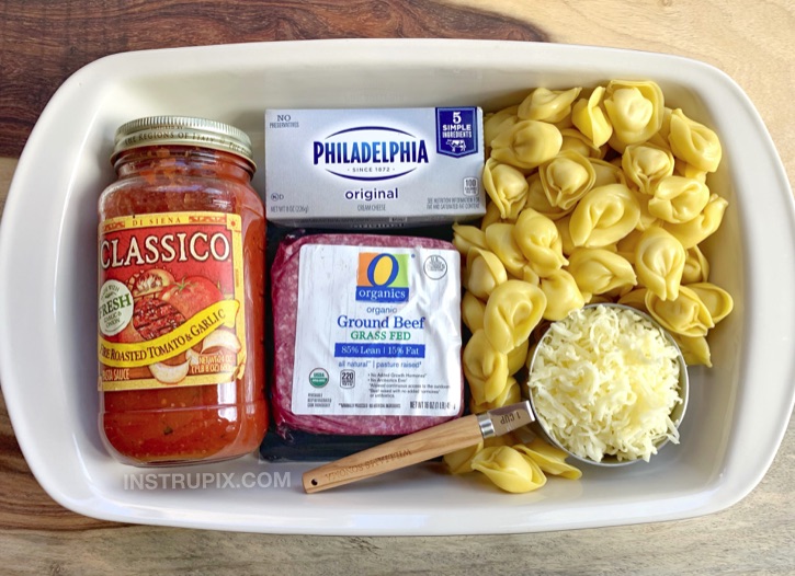 Easy, simple and cheap dinner recipe for busy moms! Cheesy Baked Tortellini Casserole With Meat Sauce