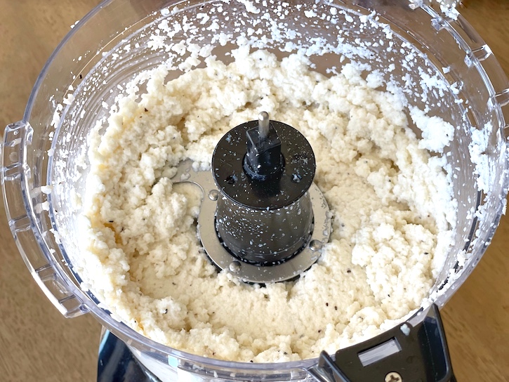 How to make mashed cauliflower in a food processor or blender, from fresh or frozen!