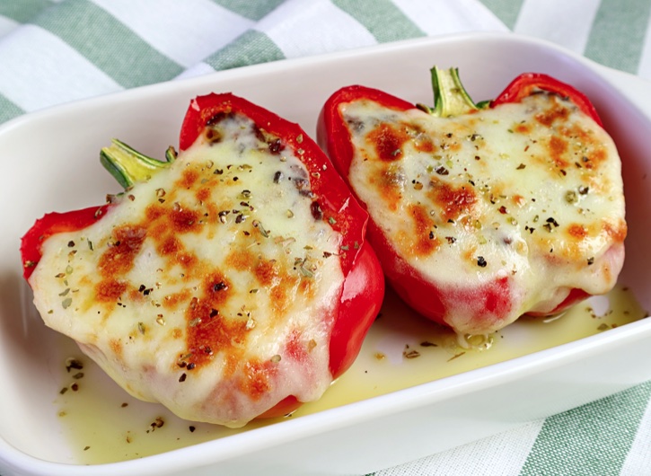 Quick and easy keto dinner recipes for one! These tuna melt stuffed bell peppers are low carb, healthy and delicious! The perfect serving for one person, but you can double the recipe if you'd like. 