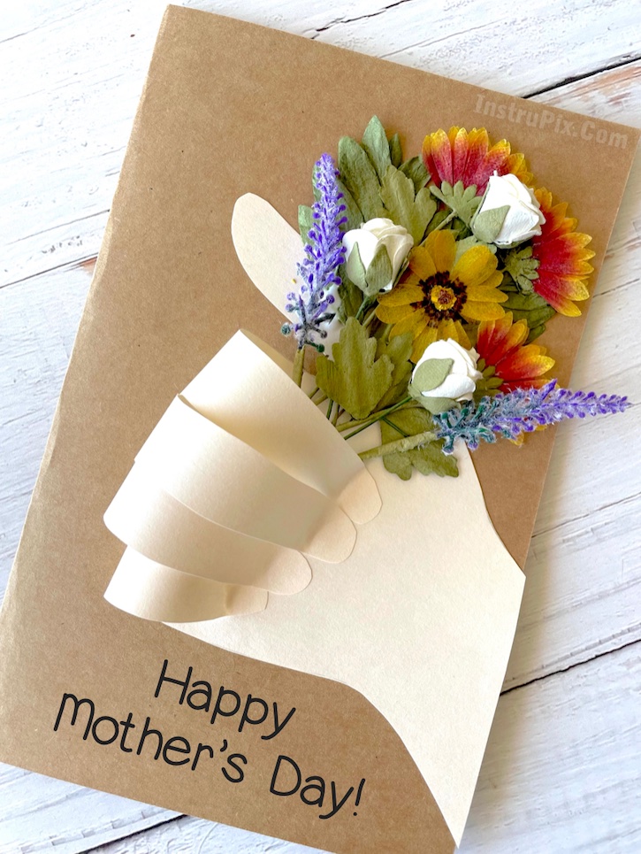 Are you looking for DIY card ideas for mom or grandma? This beautiful flower card is perfect for any woman in your life of just about any special occasion including Mother's Day, Valentine's Day, birthdays, teachers, holidays and more. 