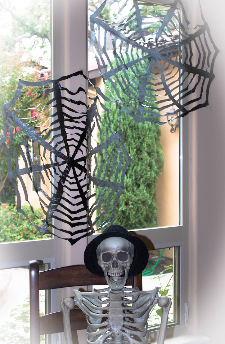 DIY Spiderweb Wall Decor For Halloween 